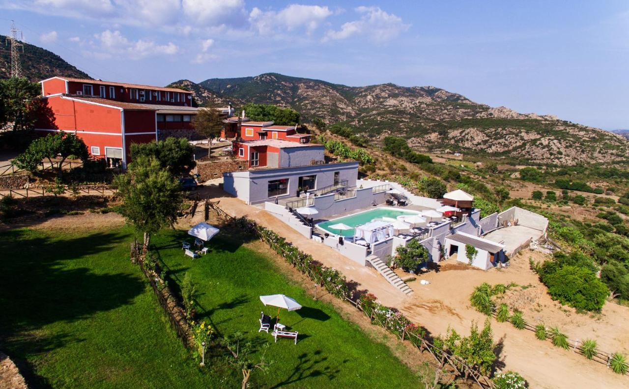 sa dom'e malloru Burcei Exterior foto
